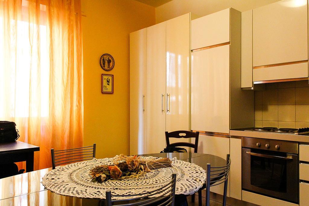 Guesthouse Stazione Pisa Centro Екстер'єр фото